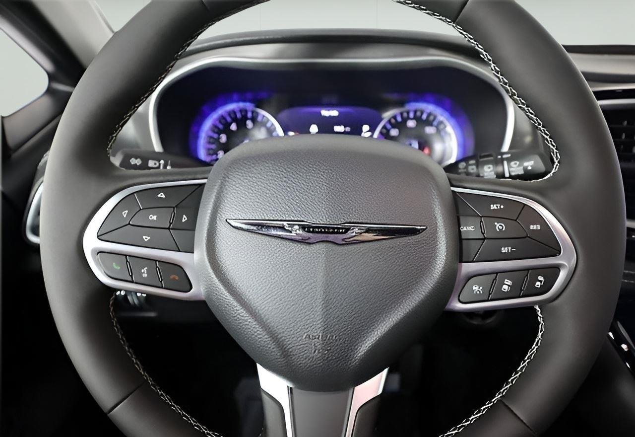 2025 Chrysler Pacifica Select - Photo 12