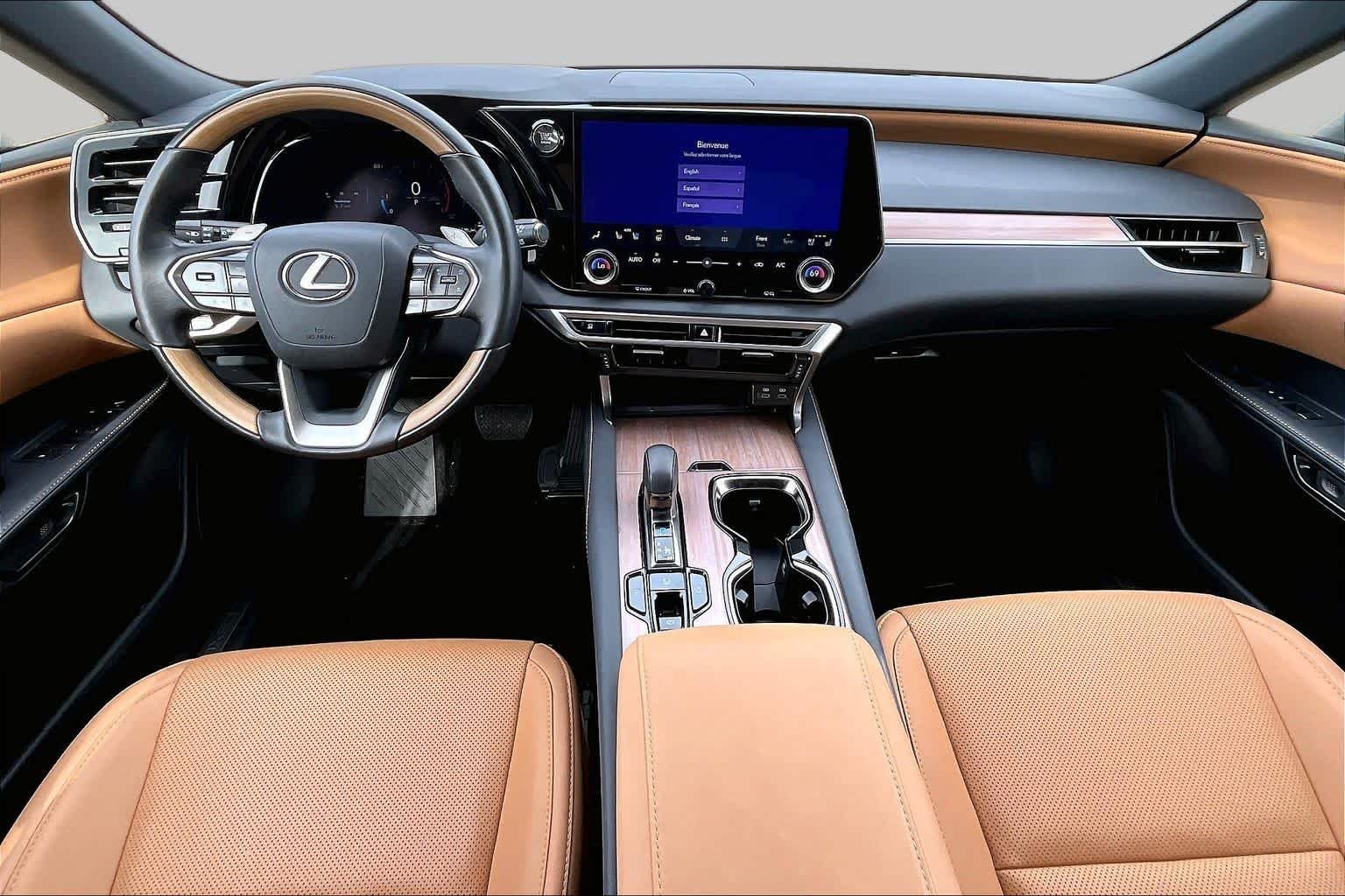 Used 2025 Eminent White Pearl Lexus Premium image 16