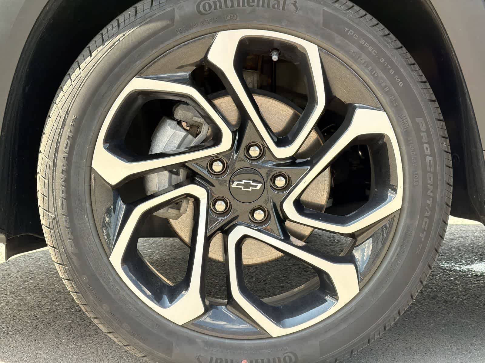 Certified Used 2024 Mosaic Black Metallic Chevrolet 2RS image 14