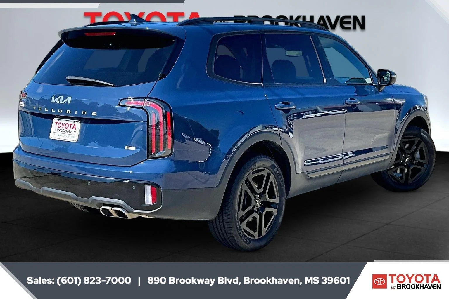 Used 2024 Midnight Lake Blue Kia SX X-Line image 11