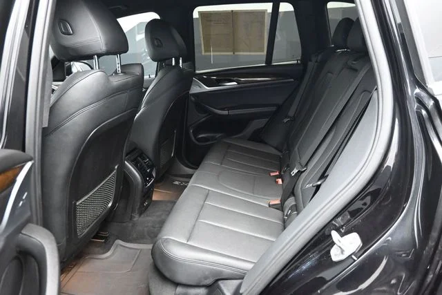 Used 2020 Black BMW xDrive30i image 11