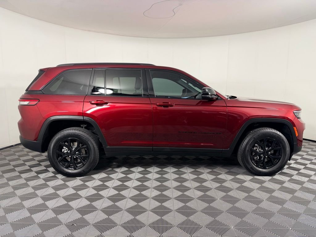 Certified Used 2025 Red Jeep Altitude image 5