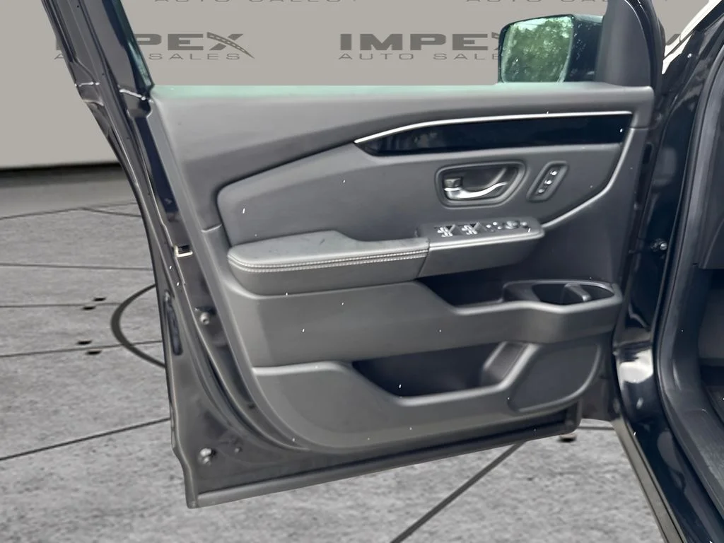 Used 2026 Black Honda EX-L image 17