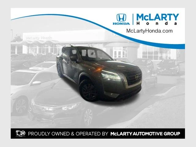 Used 2022 Gray Nissan SV image 1