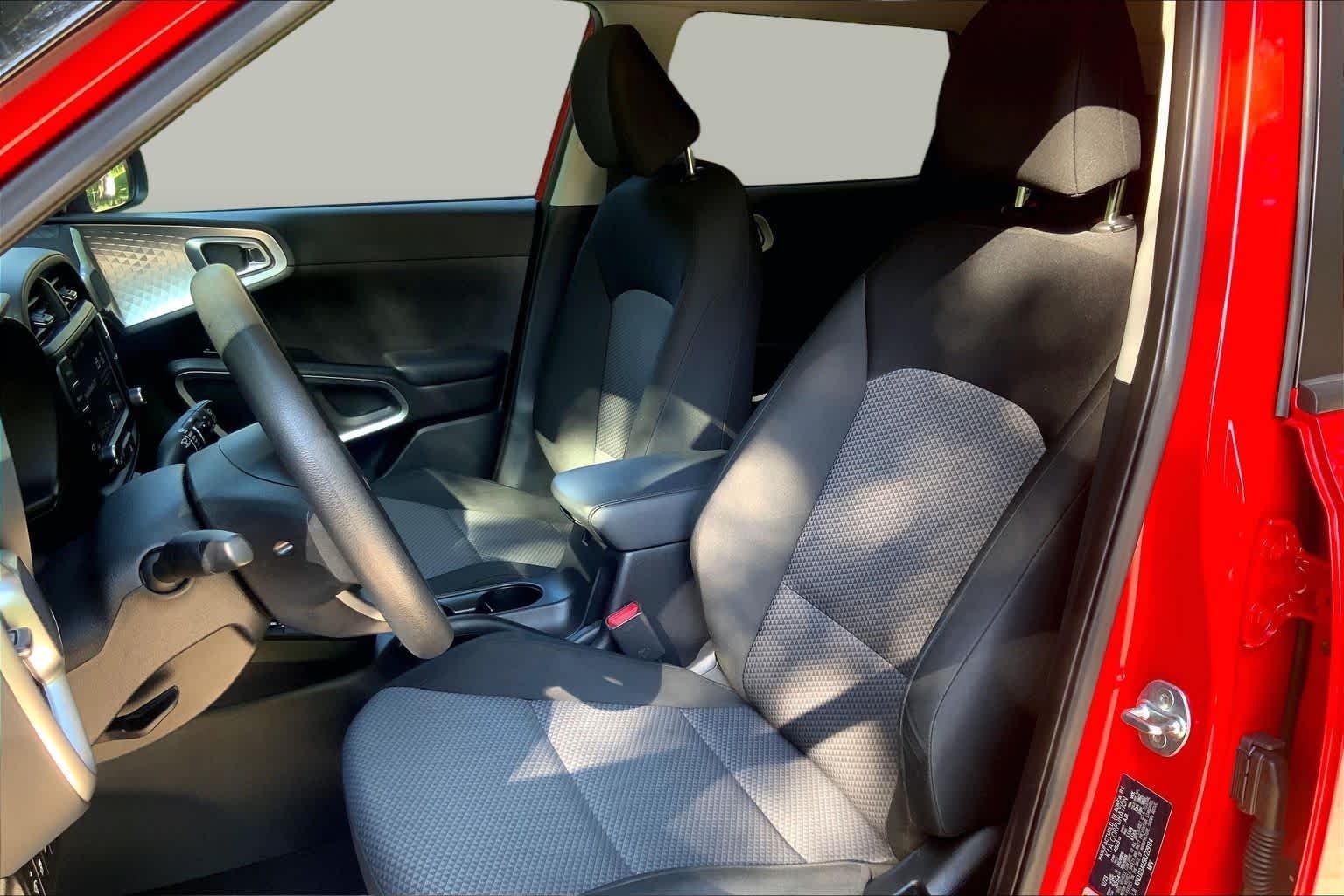 Pre-Owned 2024 Kia Soul LX