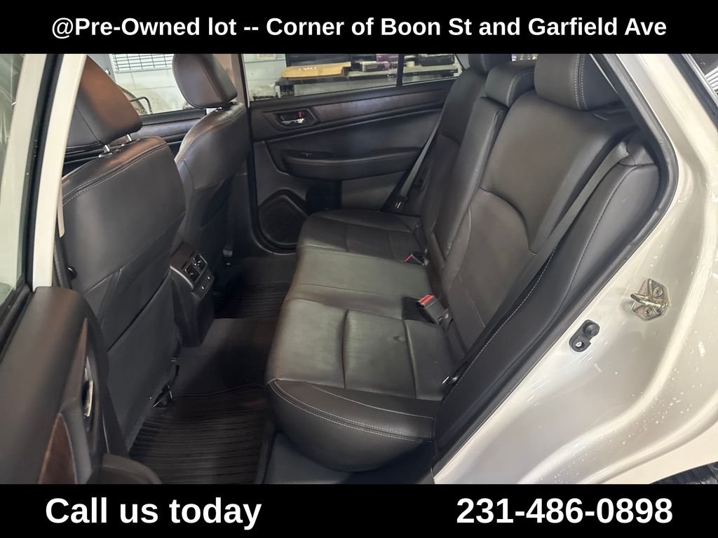 Used 2016 White Subaru 2.5i image 27