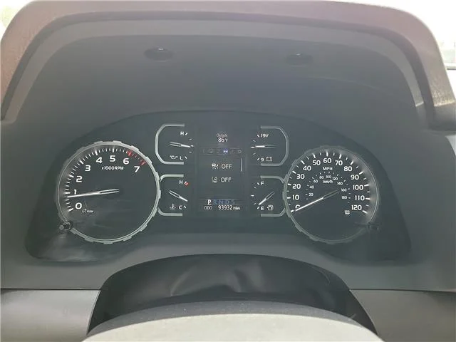 Used 2018  Toyota  image 16