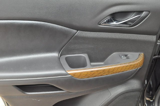 Used 2021 Black GMC SLE image 18