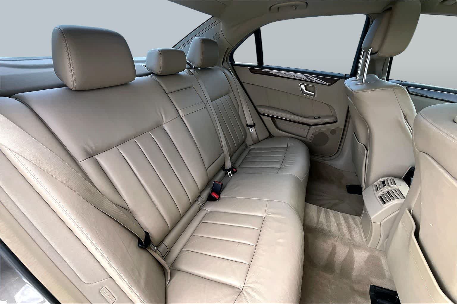 Used 2013 Indium Grey Metallic Mercedes-Benz E 350 Luxury image 17