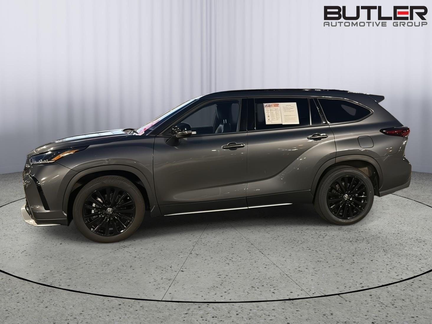 Used 2025 Magnetic Gray Metallic Toyota XSE image 3