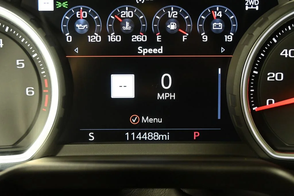 Used 2021 IRIDESCENT PEARL TRICOAT Chevrolet Premier image 27