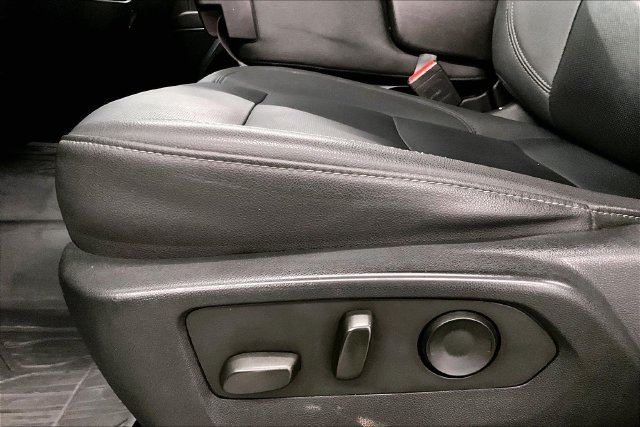 Used 2024 Summit White Chevrolet LTZ image 31
