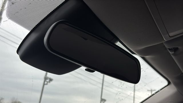 Used 2025 Pearl Toyota LE image 26