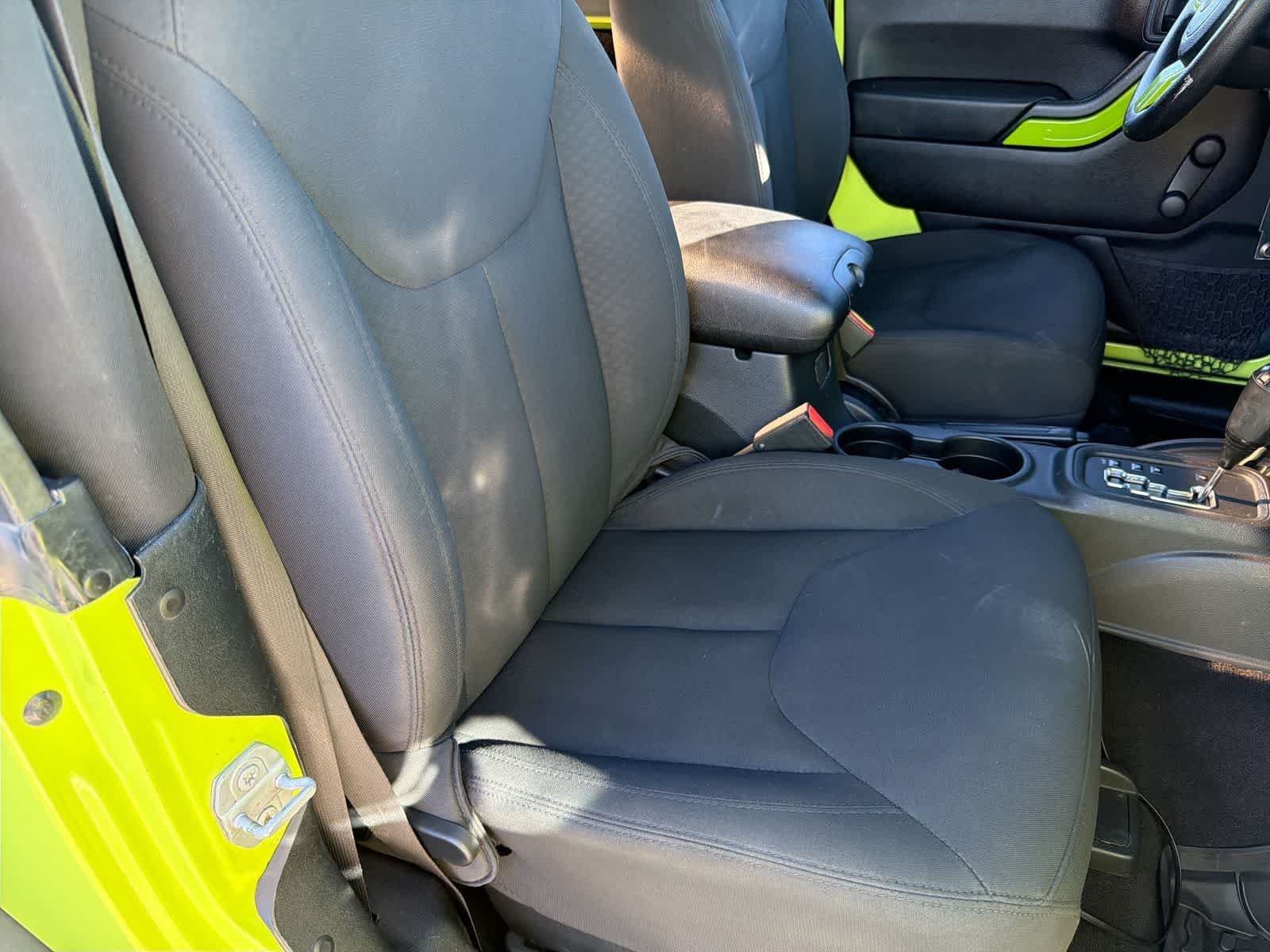 Used 2016 Hypergreen Clearcoat Jeep Sport image 21