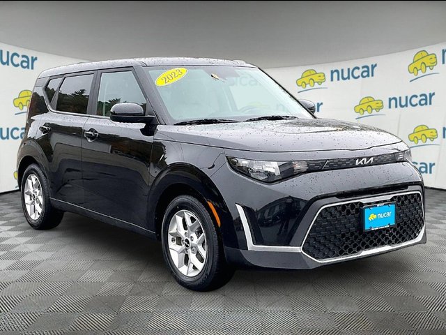 Pre-Owned 2023 Kia Soul LX