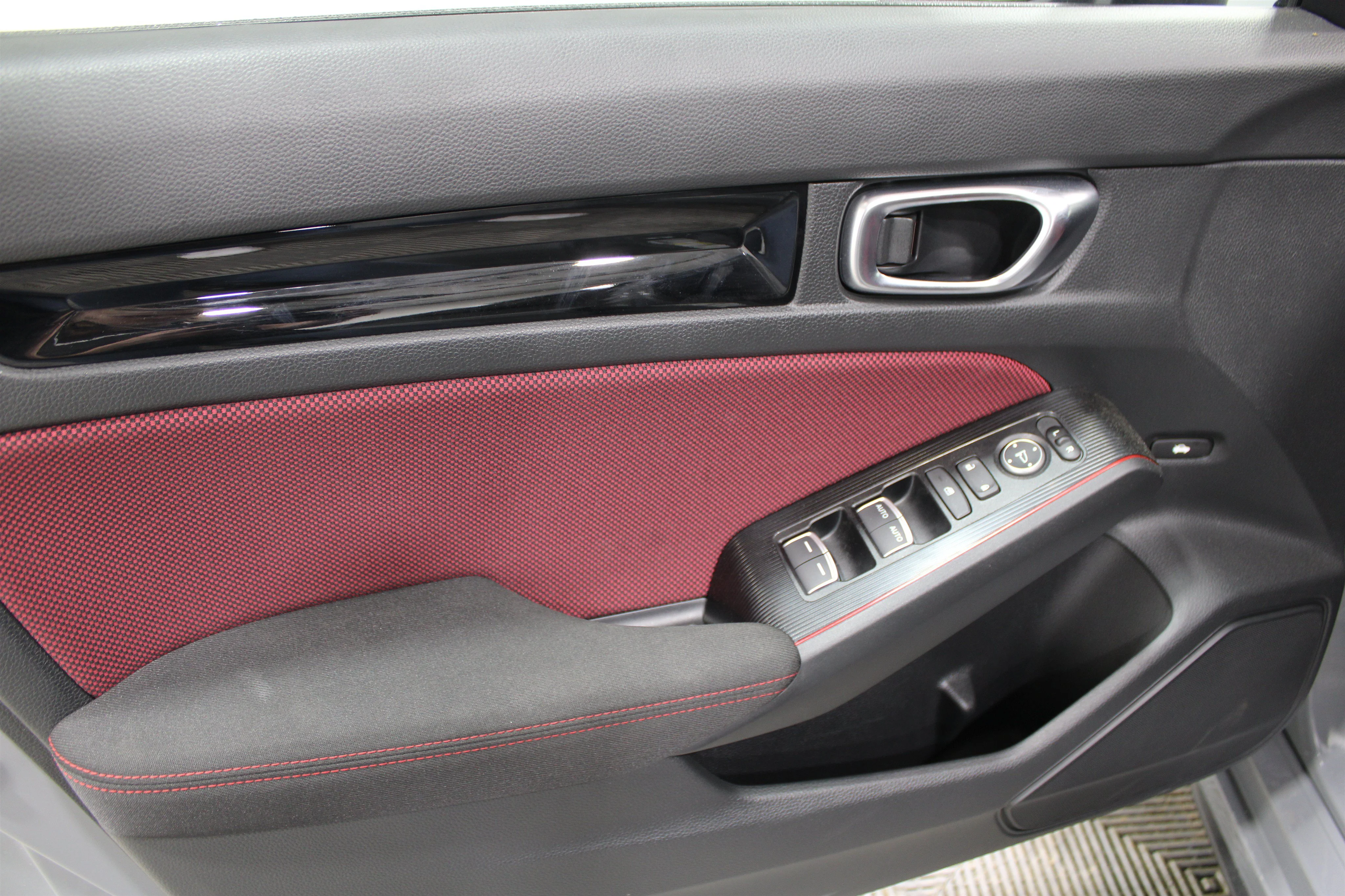 2025 Honda Civic Si - Photo 6