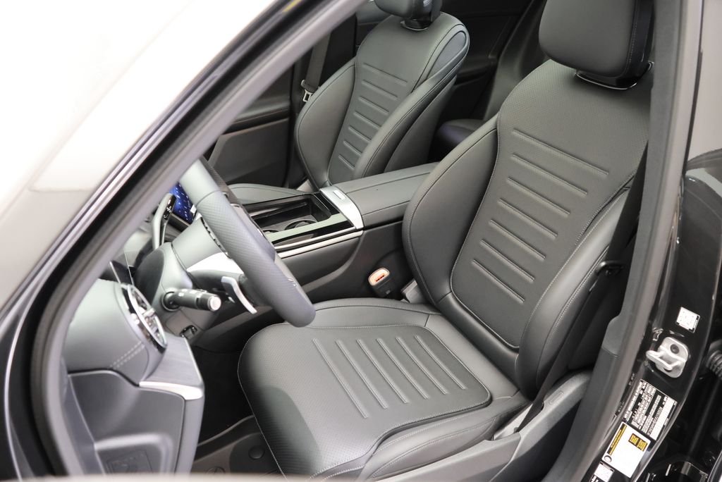 Used 2027  Mercedes-Benz GLC 300 image 37