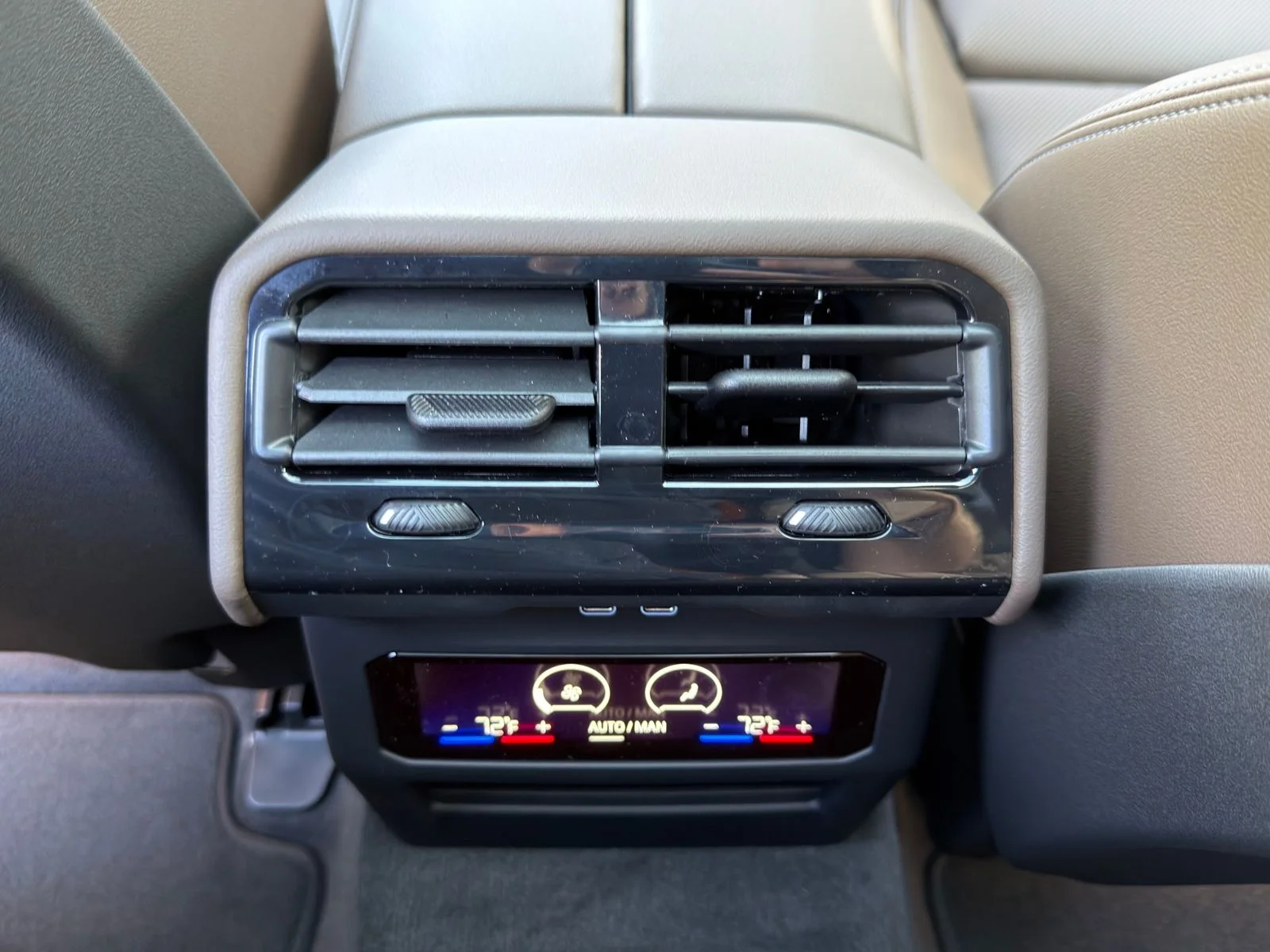 New 2026 Oxide Grey Metallic BMW 530i xDrive image 16