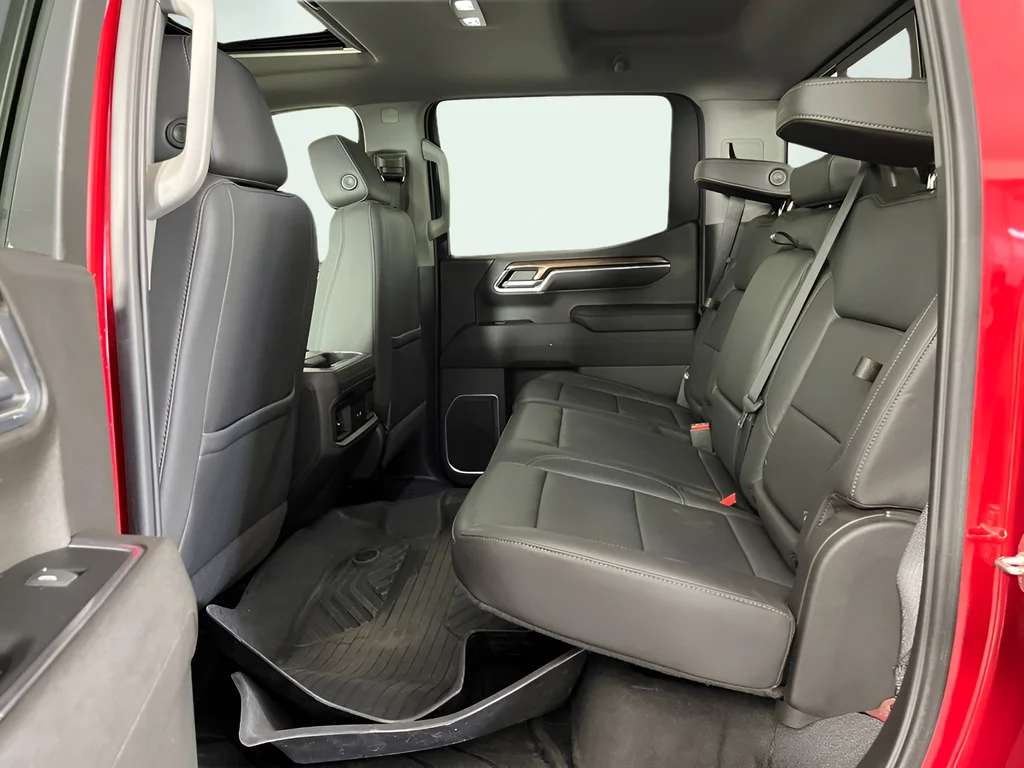 Used 2023 Red Chevrolet RST image 18