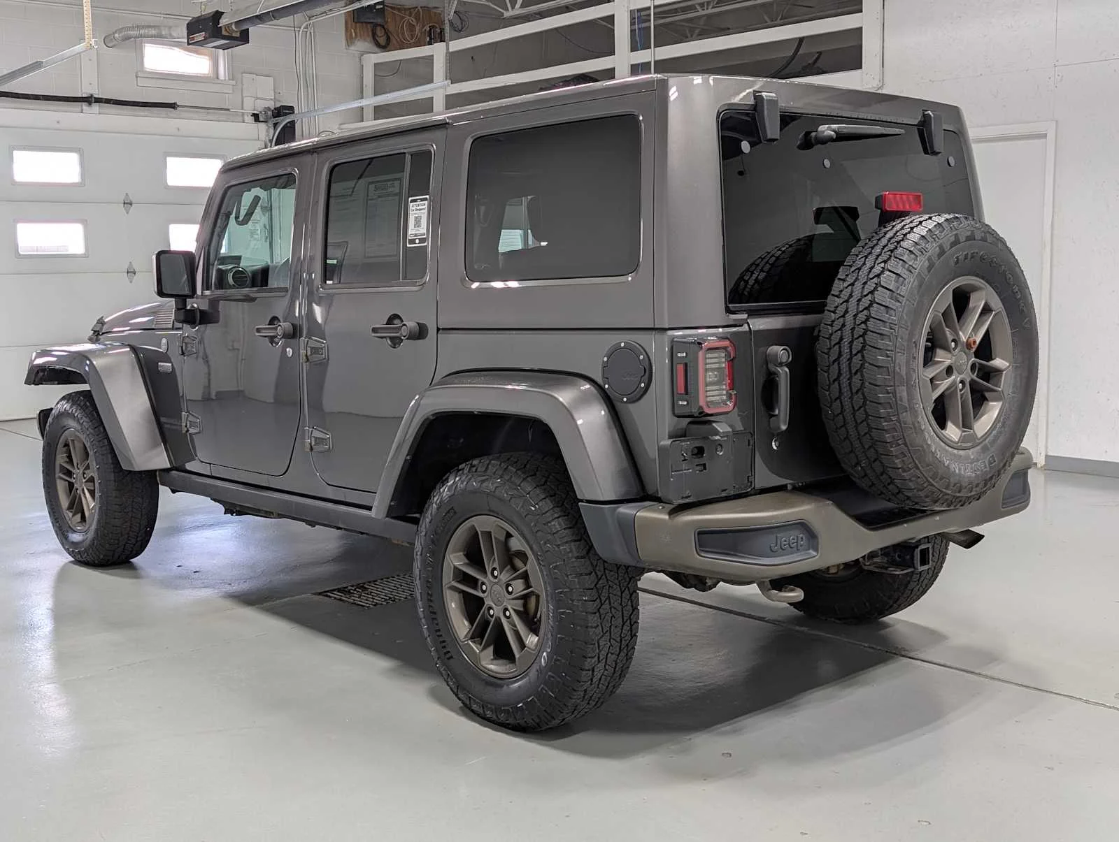 Used 2016 Granite Crystal Metallic Clearcoat Jeep 75th Anniversary image 10