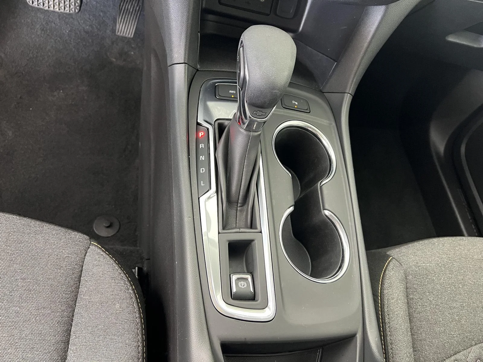 Used 2024 Summit White Chevrolet LT image 18