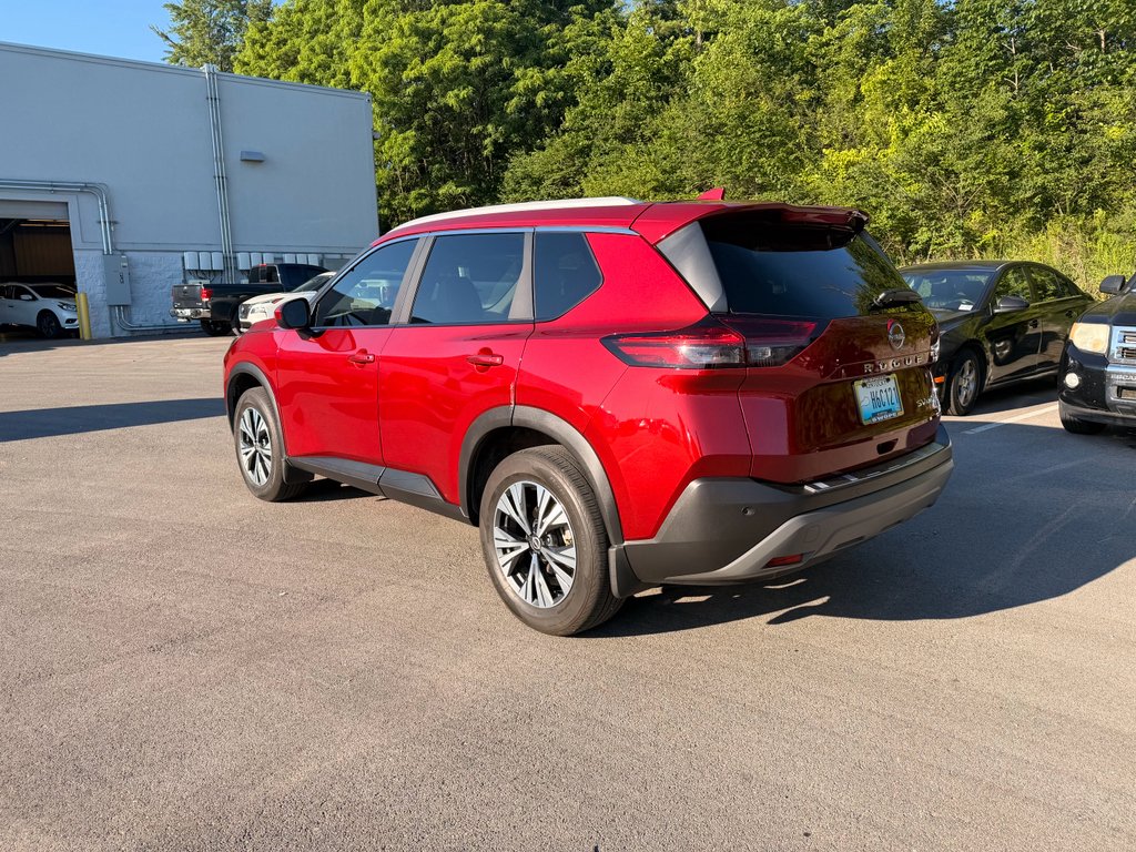 Used 2023 Scarlet Ember Tintcoat Nissan SV image 5