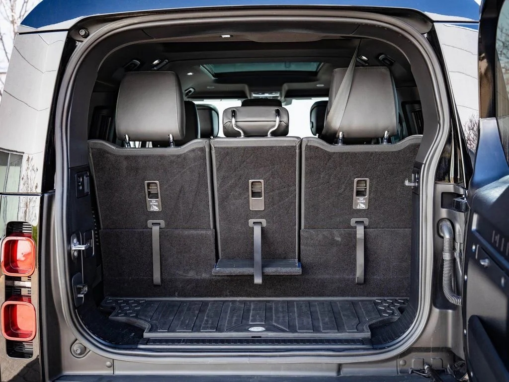 2023 Land Rover Defender X-Dynamic SE - Photo 19