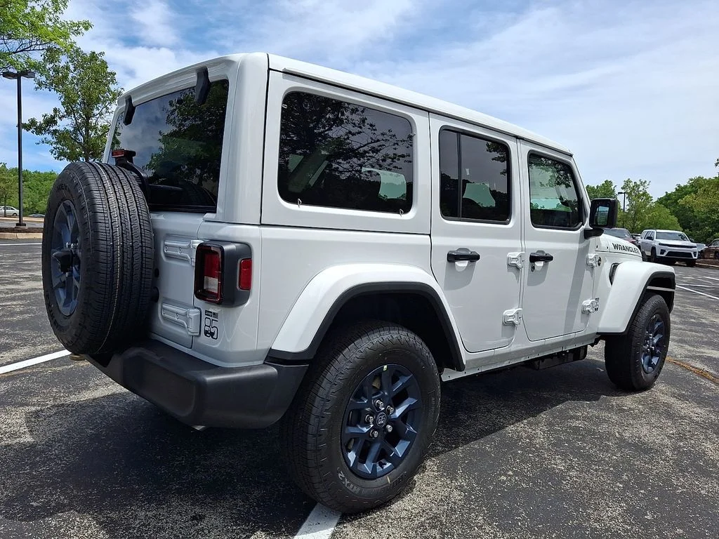 New 2026 Bright White Clear-Coat Exterior Paint Jeep 85th Anniversary Edition image 4