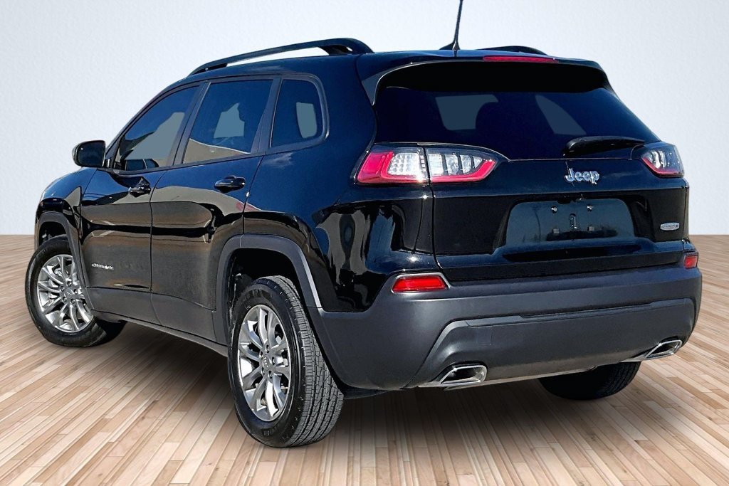 Used 2022 Black Jeep Latitude Lux image 10