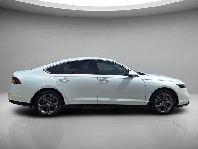 Used 2023 Platinum White Pearl Honda EX-L image 6