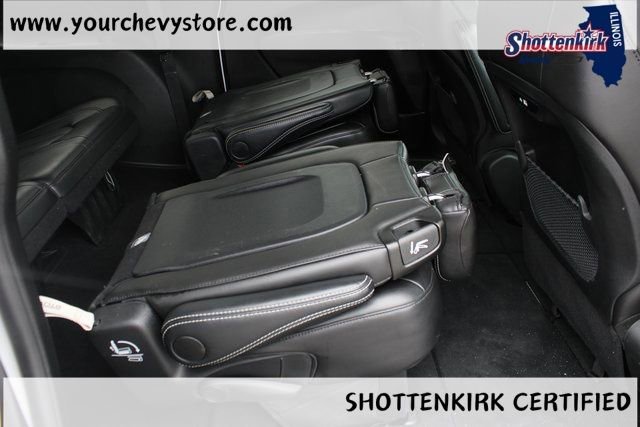 Used 2025 White Chrysler Select image 16