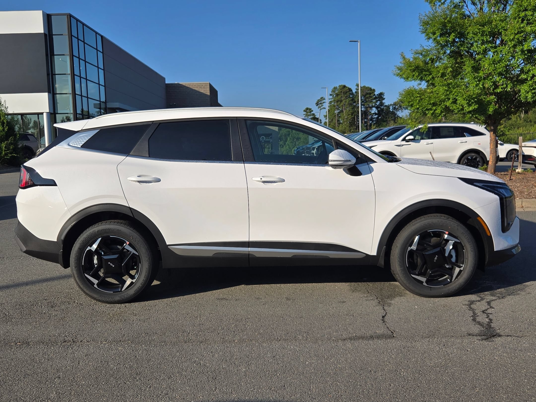 New 2026 Glacial White Pearl Kia EX image 8