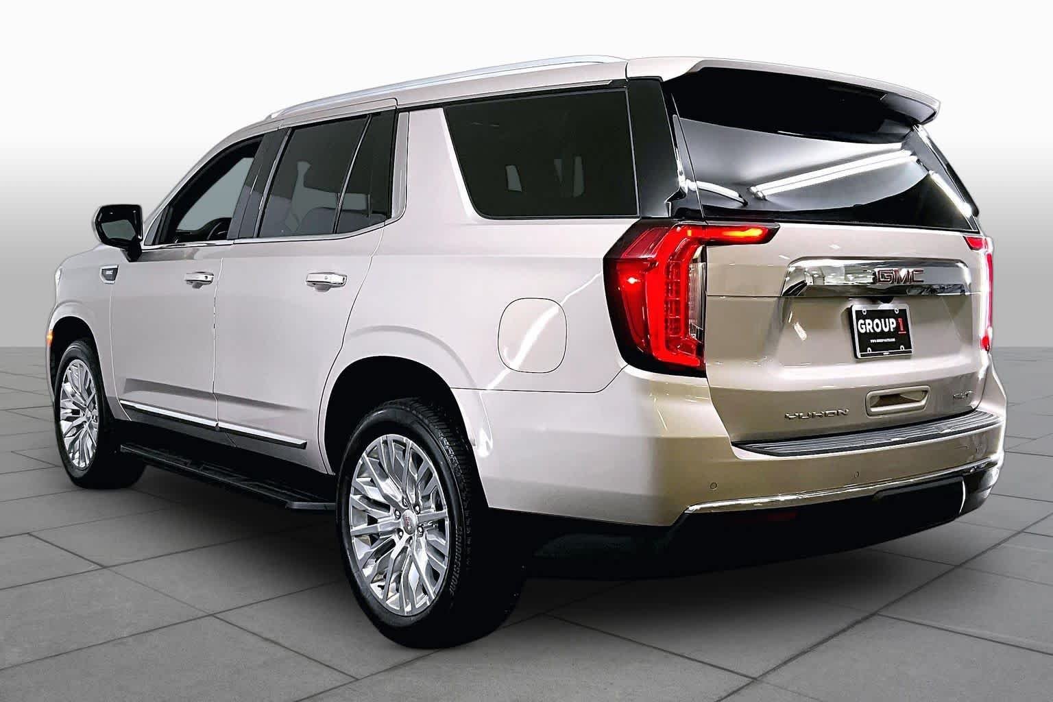 Used 2023 Pearl Beige Metallic GMC SLT image 12