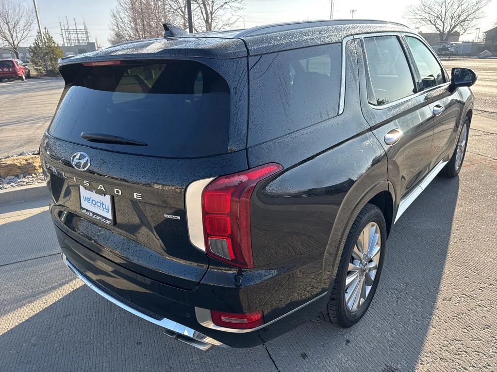 Used 2020 Black Hyundai Limited image 7