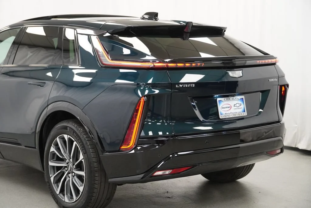 Used 2024 Emerald Lake Metallic Cadillac Sport 2 image 41