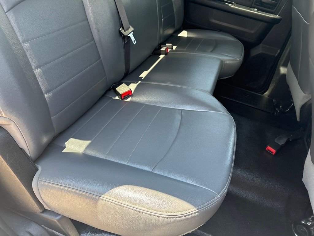 Used 2018 Bright Silver Clearcoat Metallic Ram Tradesman image 27