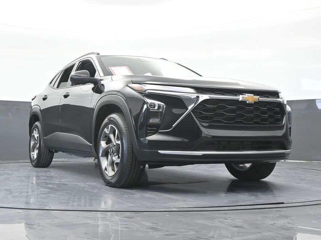 Used 2025 Mosaic Black Metallic Chevrolet LT image 59