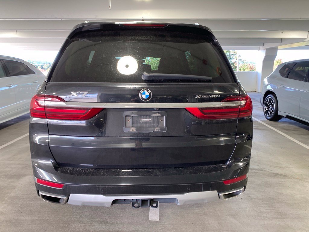 Used 2019 Black Sapphire Metallic BMW xDrive40i image 4