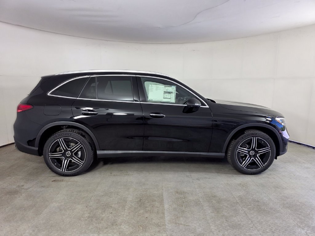 New 2027 Black Mercedes-Benz GLC 300 image 19