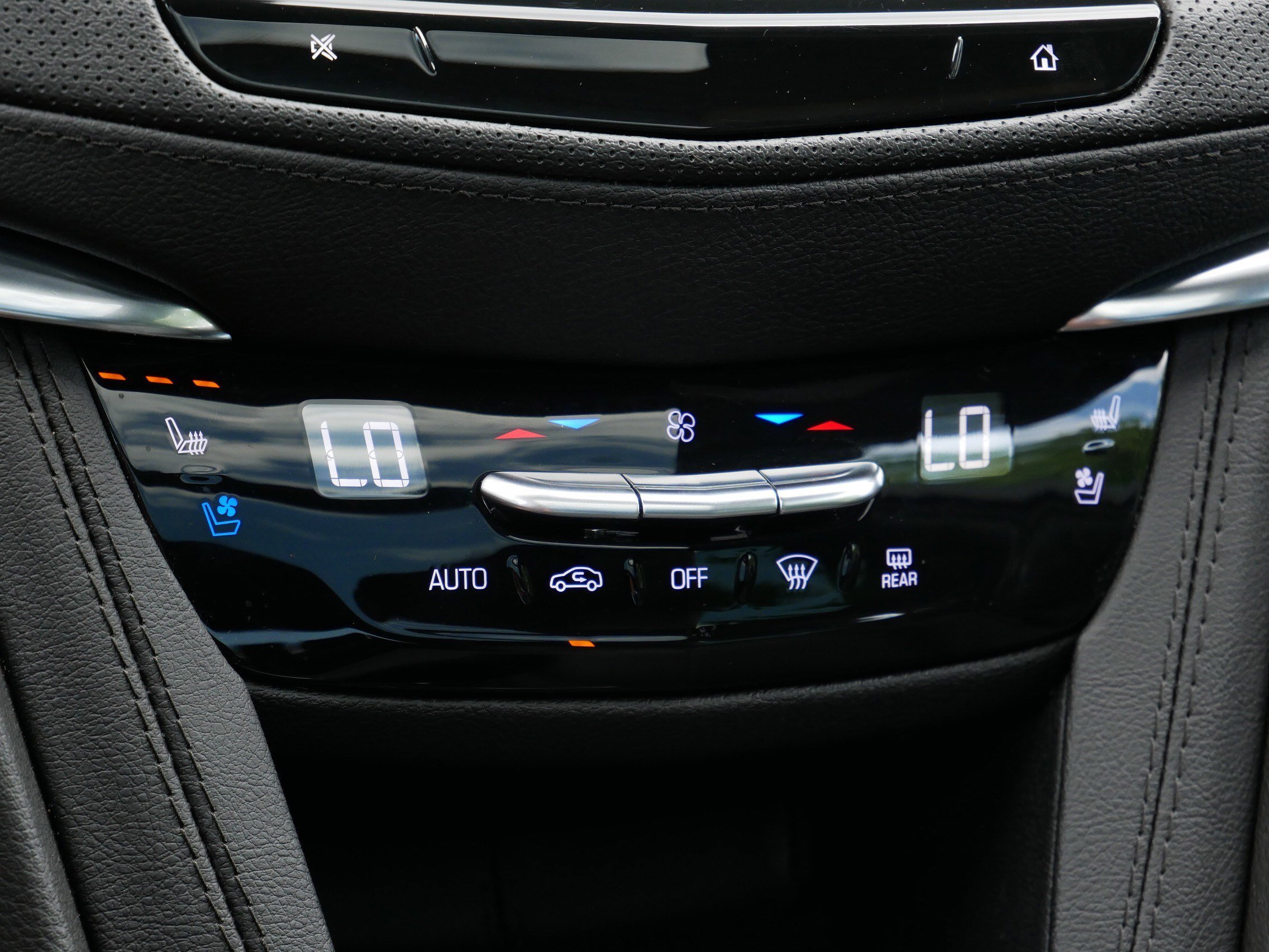 Used 2023 Wilder Metallic Cadillac Sport image 23
