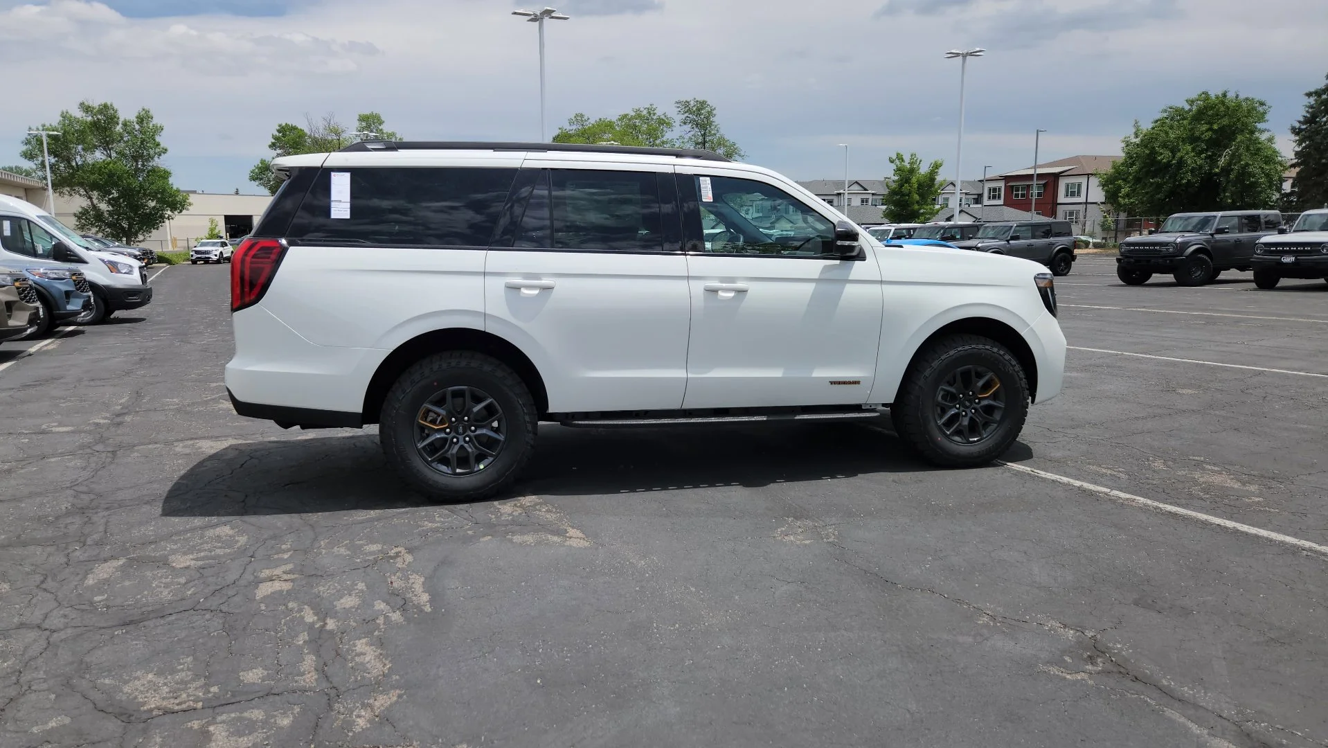 New 2026 Star White Metallic Tri-Coat Ford Tremor image 15