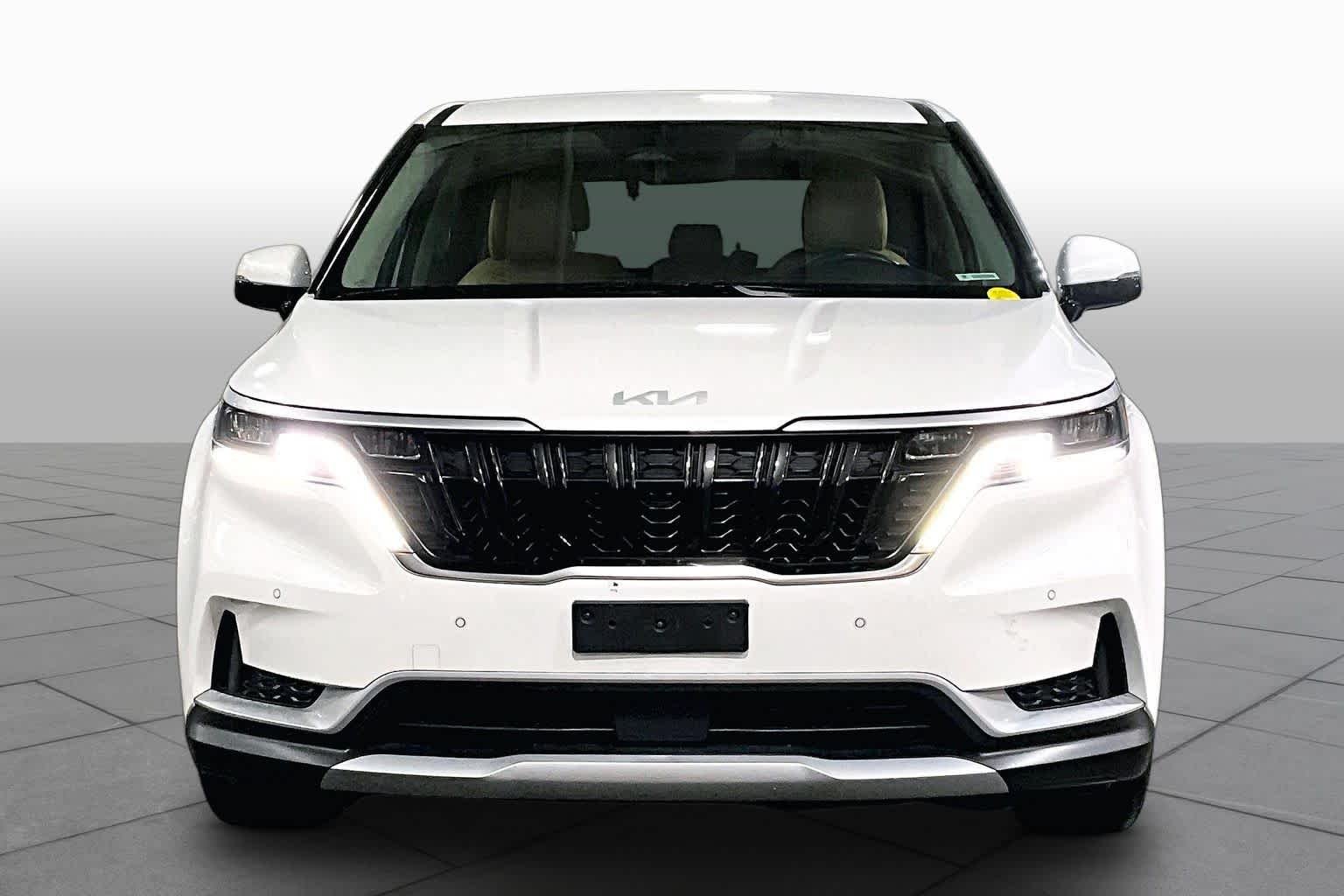 Used 2024 Snow White Pearl Kia EX image 4