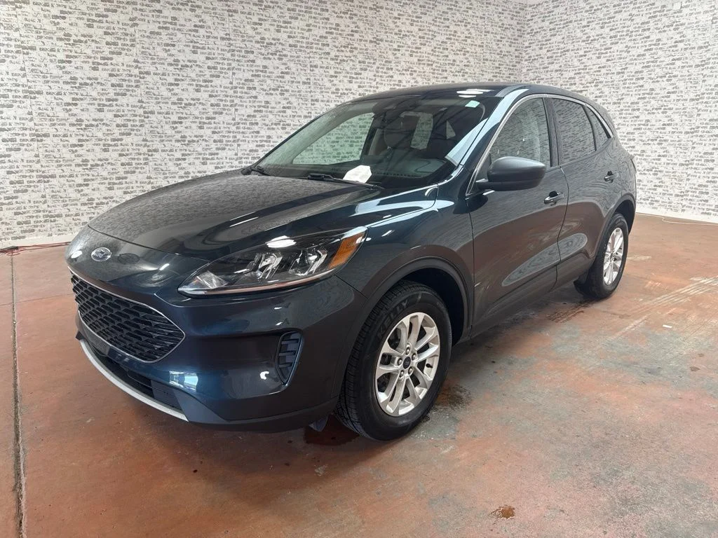 Used 2022 Blue Ford SE image 3