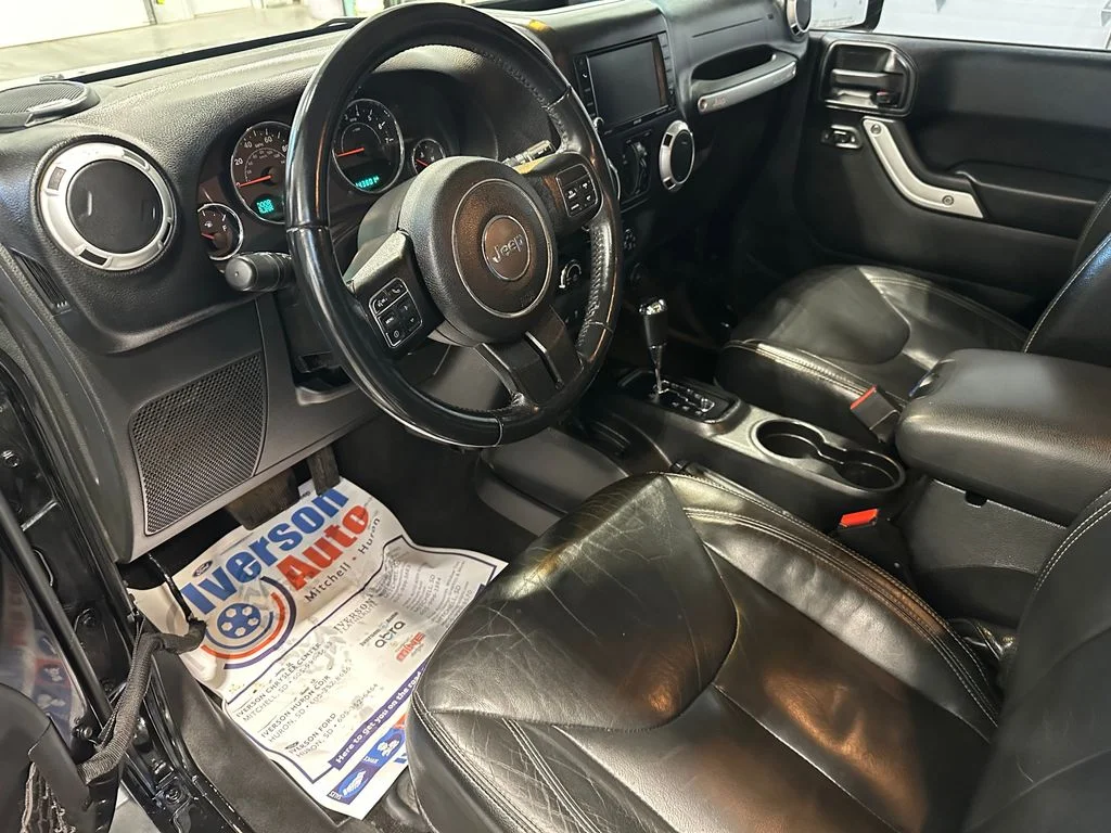 Used 2016 Black Jeep Unlimited Sahara image 15