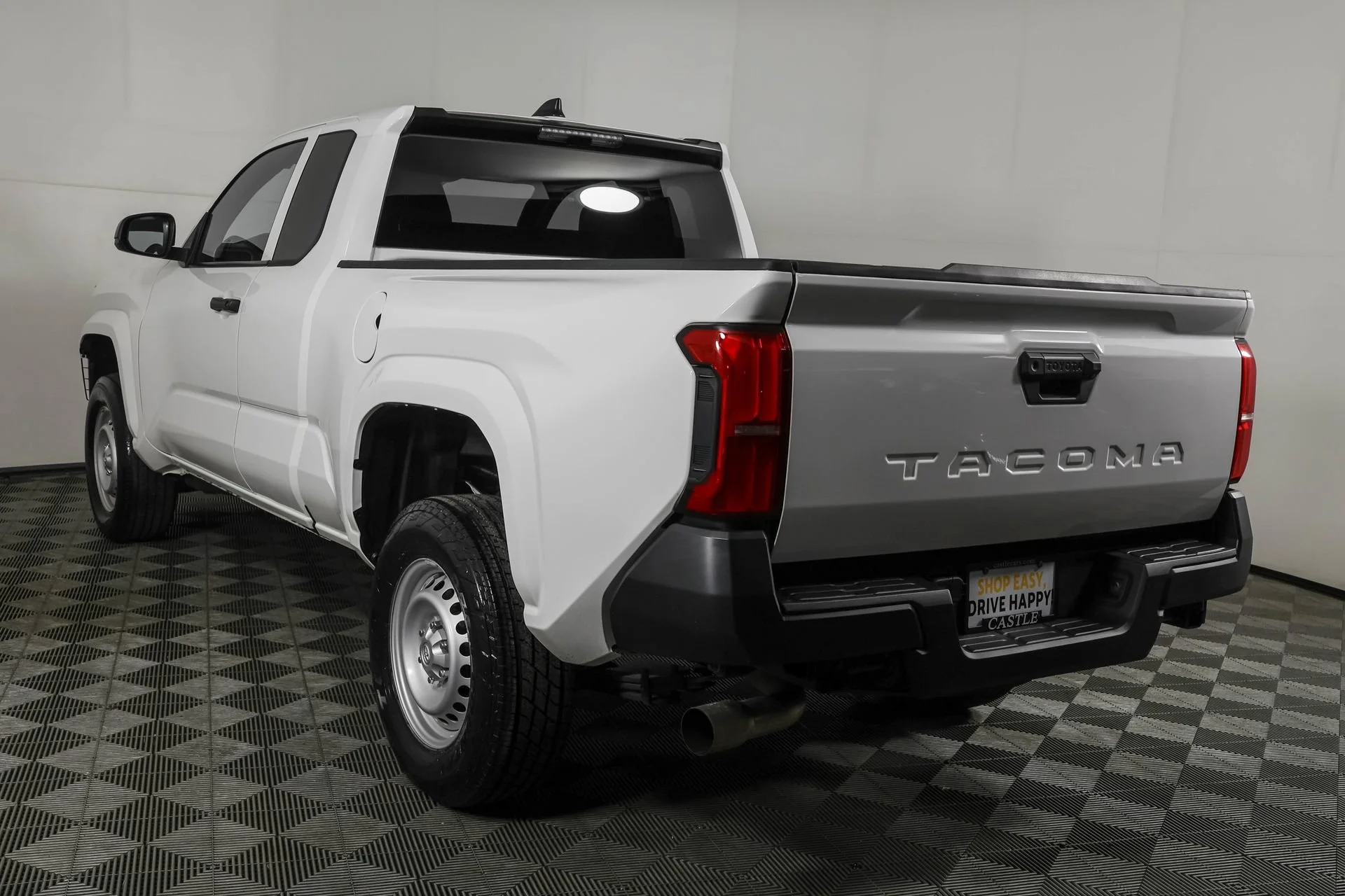 Used 2024 White Toyota SR image 17