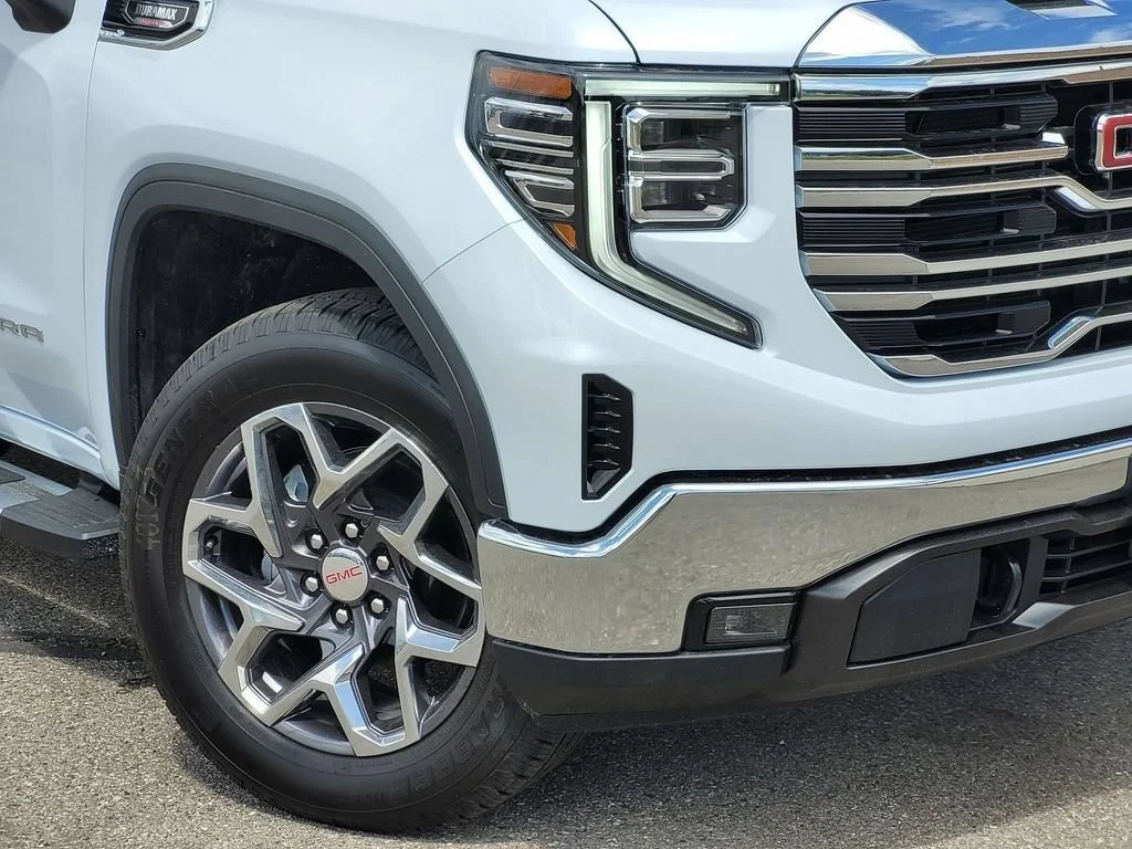 2026 GMC Sierra 1500 SLT - Photo 6