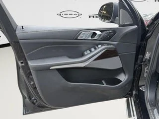 Used 2026 Black BMW xDrive40i image 9