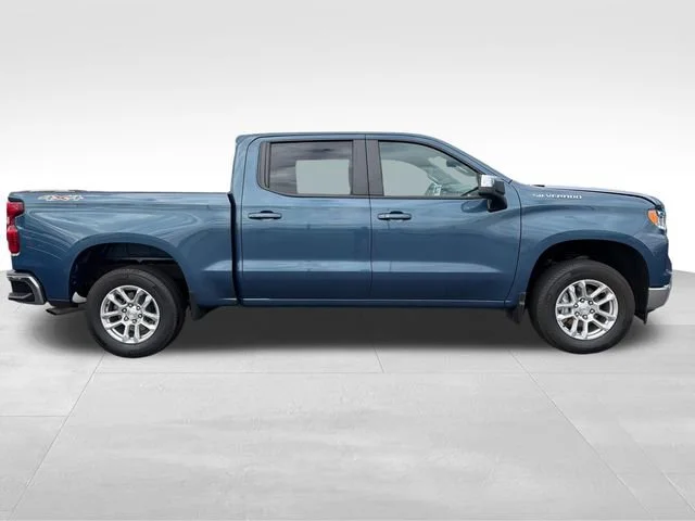 Used 2024 Lakeshore Blue Metallic Chevrolet LT (2FL) image 8