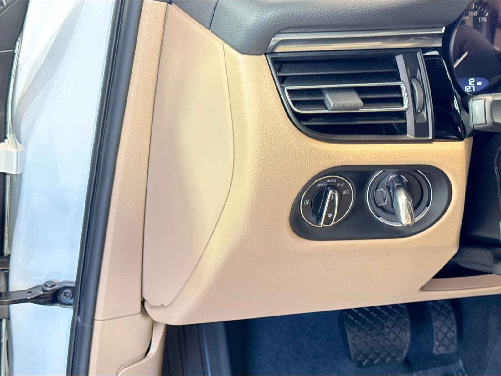 Used 2026 White Porsche  image 13