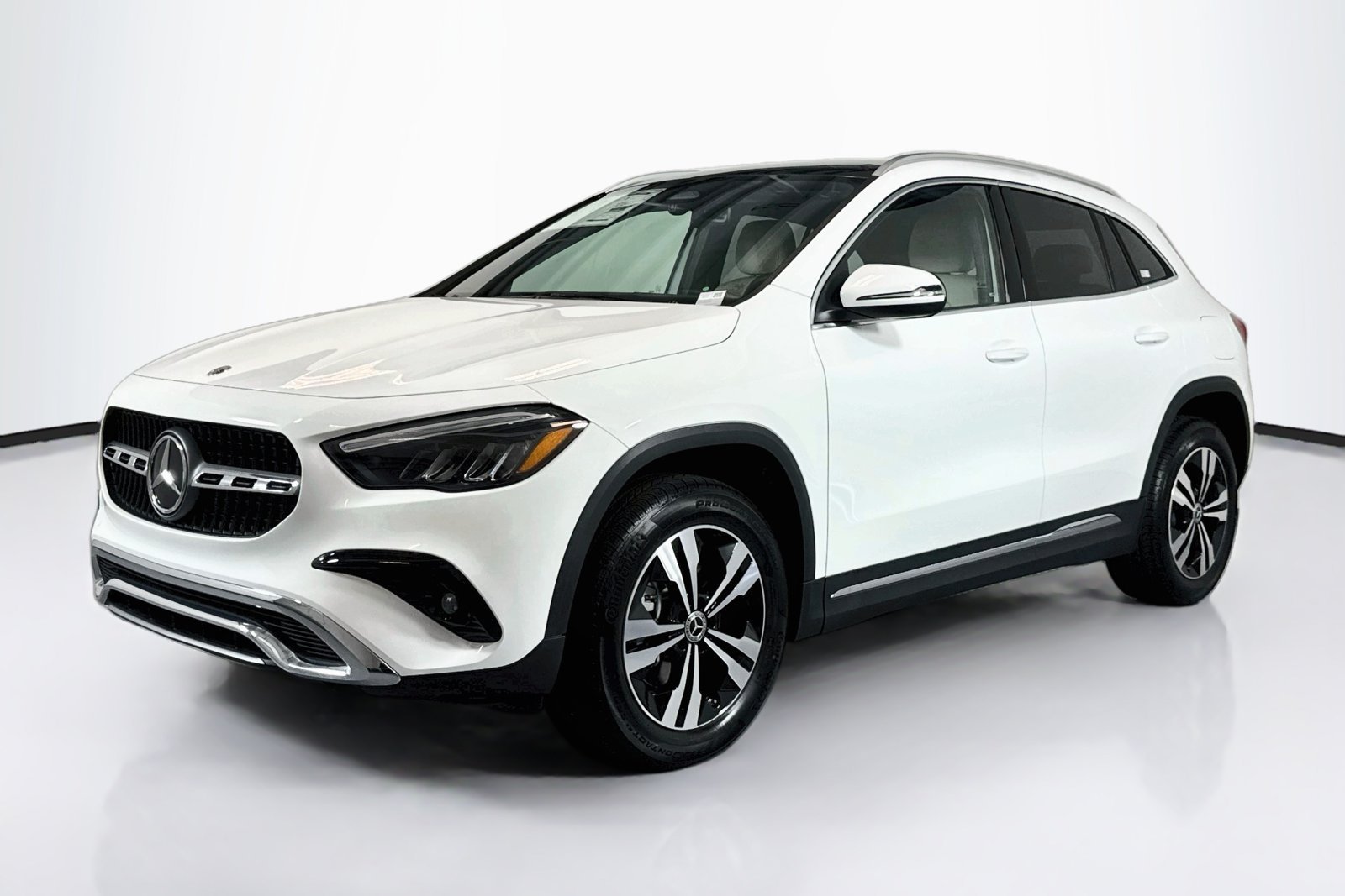 New 2026 Polar White Mercedes-Benz GLA 250 image 1